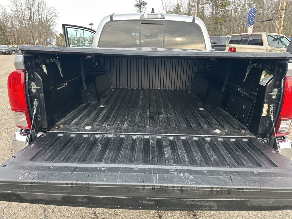 Used 2023 Toyota Tacoma SR5 AWD/4WD image 30