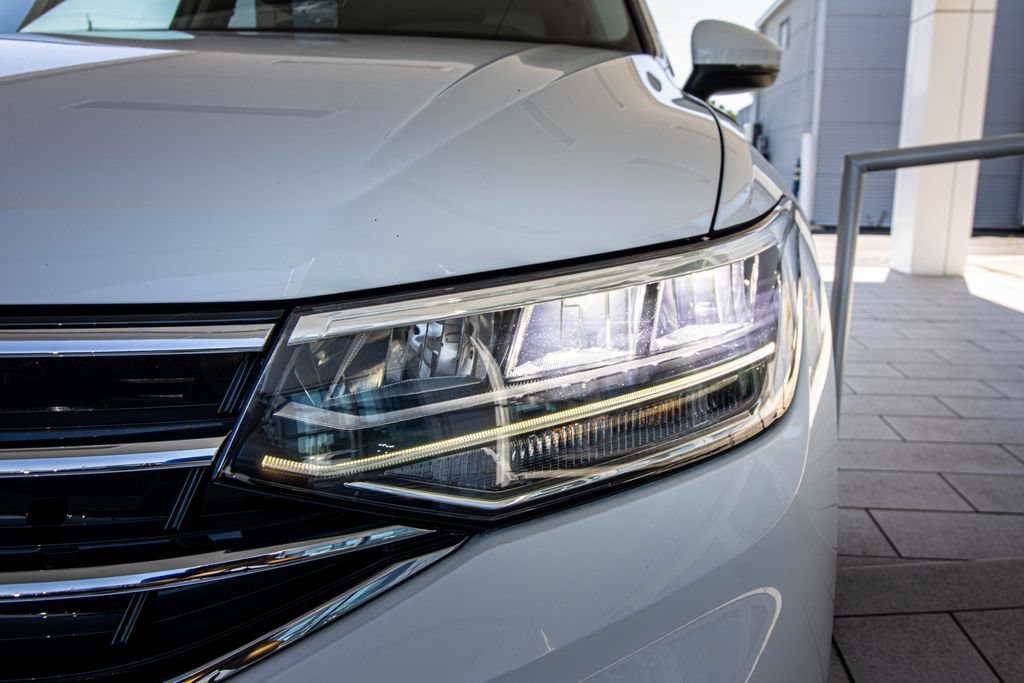 Used 2023 Volkswagen Tiguan S w/ Driver Assistance Package FWD image 7