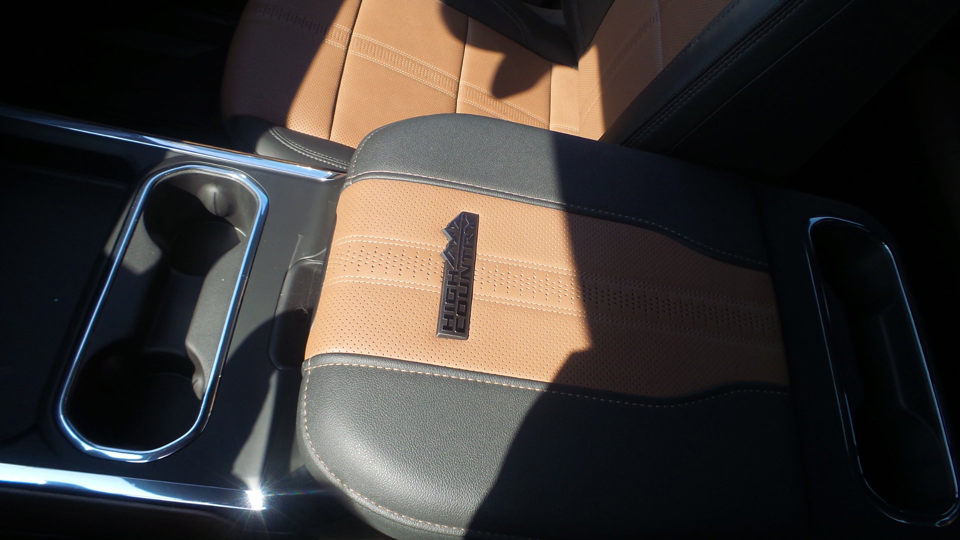 Used 2024 Chevrolet Silverado 2500 High Country image 18