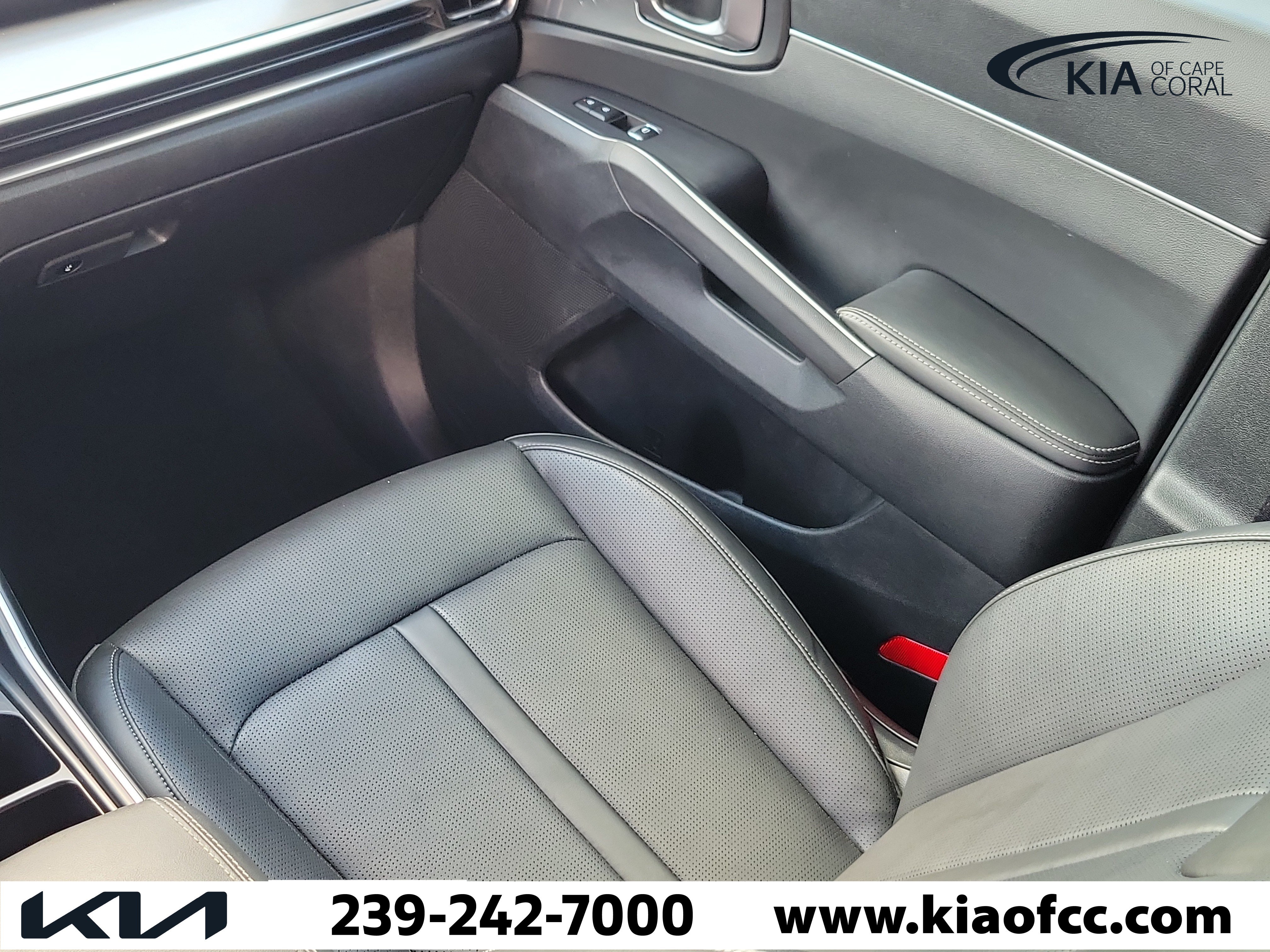 Certified 2025 Kia Sorento S FWD image 18