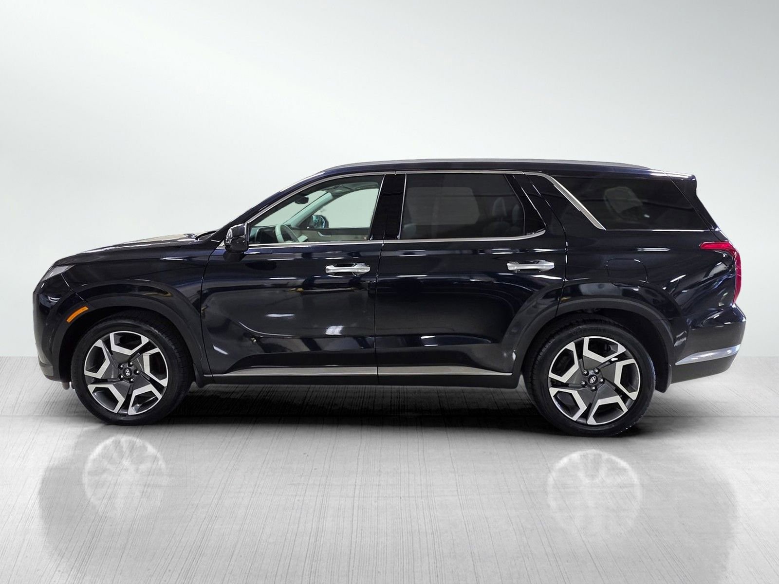 Used 2023 Hyundai Palisade Limited image 4