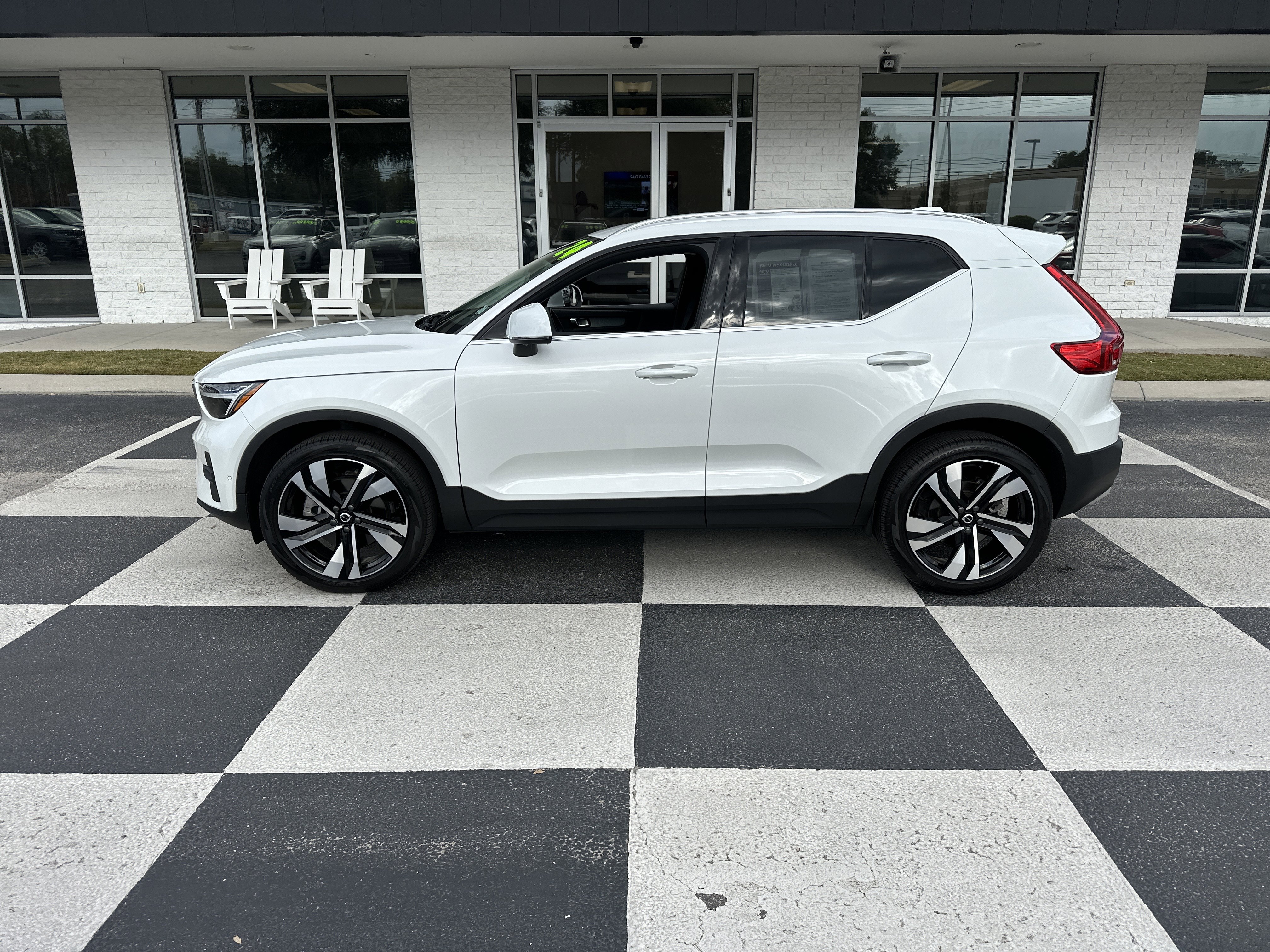 Used 2024 Volvo XC40 B5 Plus w/ Protection Package Premier