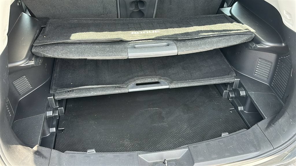 Used 2018 Nissan Rogue S AWD/4WD image 27