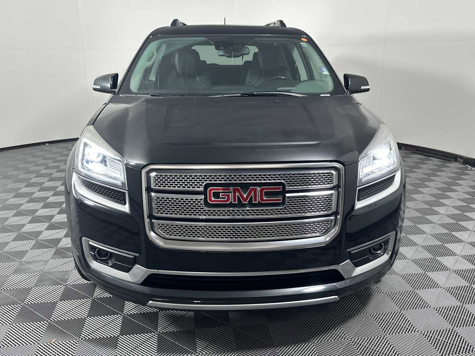 Used 2015 GMC Acadia Denali FWD image 2