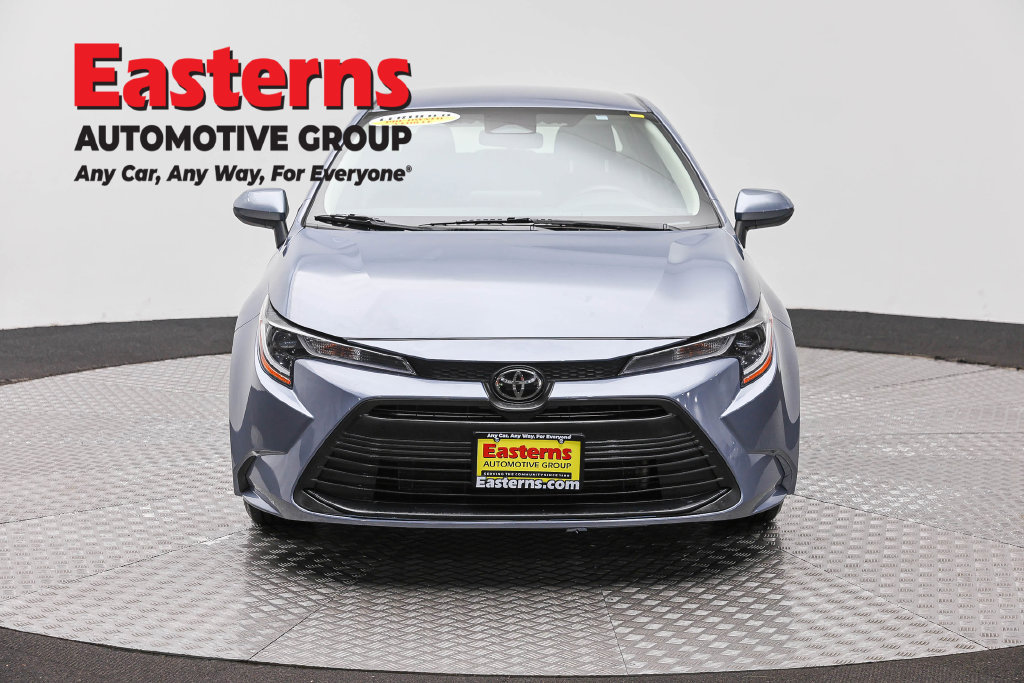 Used 2023 Toyota Corolla LE FWD image 3