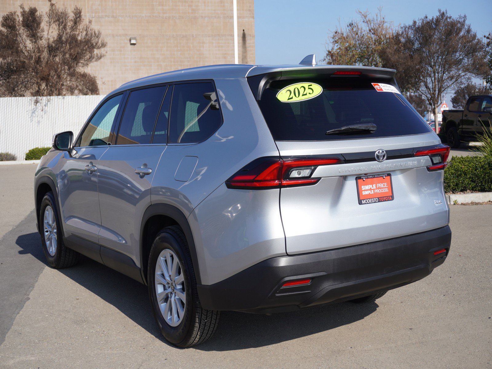 Used 2025 Toyota Grand Highlander XLE image 8