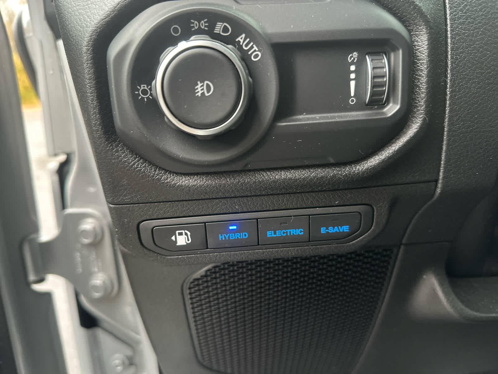 Used 2024 Jeep Wrangler Unlimited w/ Convenience Group AWD/4WD image 21