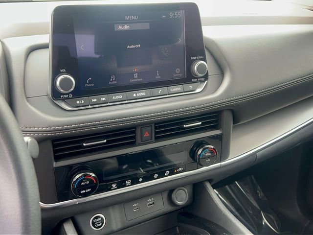 Used 2023 Nissan Rogue SV image 22