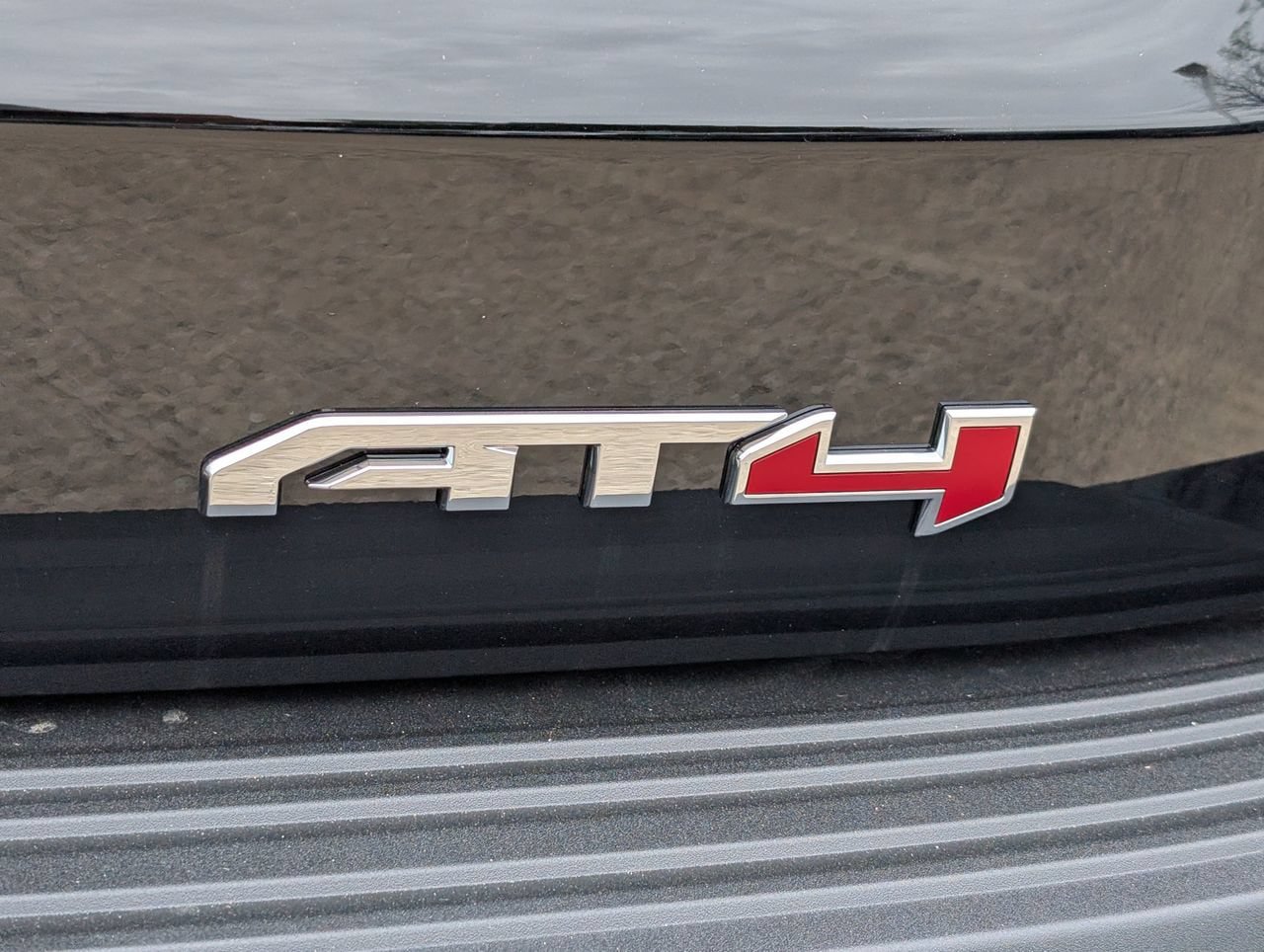 New 2026 GMC Yukon XL AT4 w/ AT4 Premium Package AWD/4WD image 7