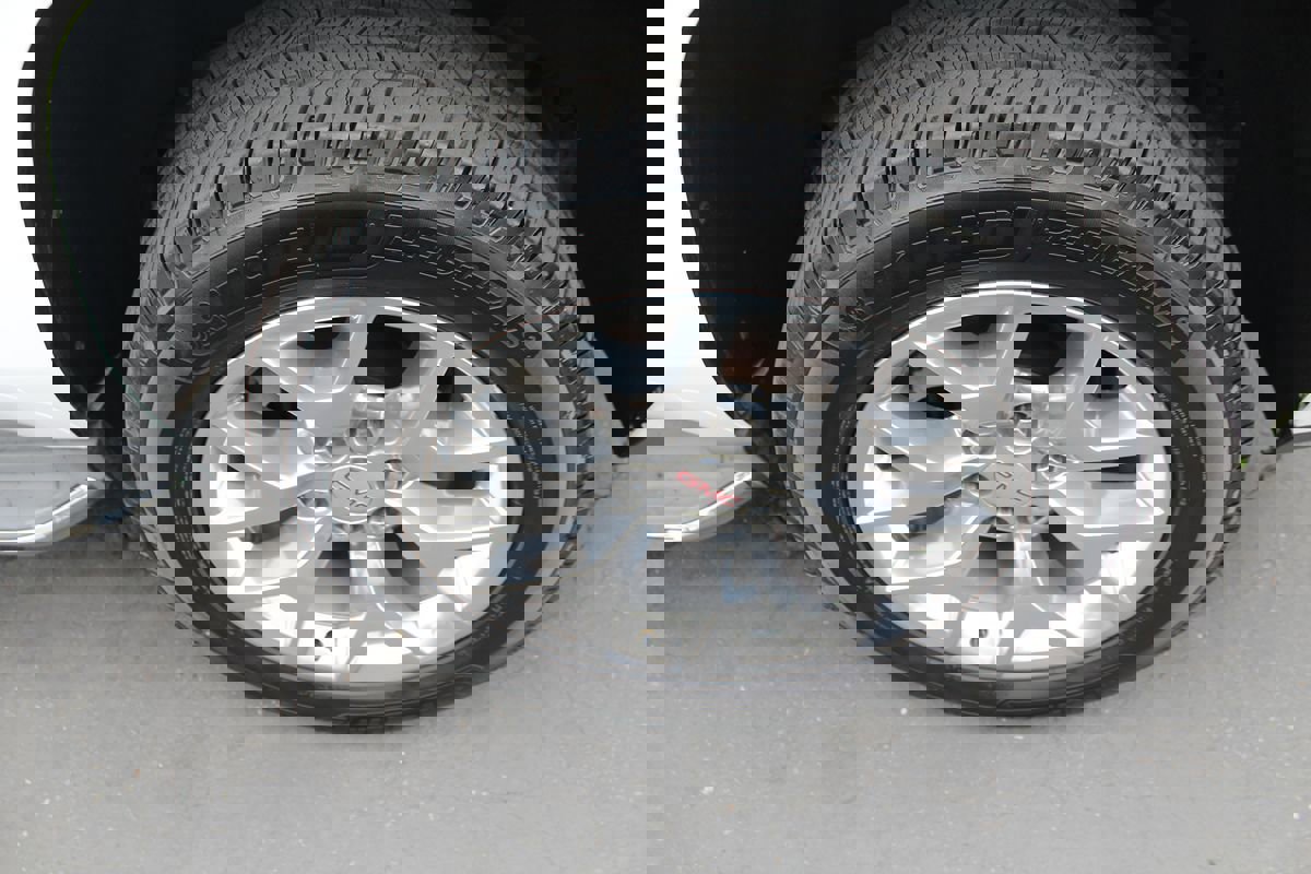 Used 2015 GMC Yukon SLT w/ Open Road Package image 14