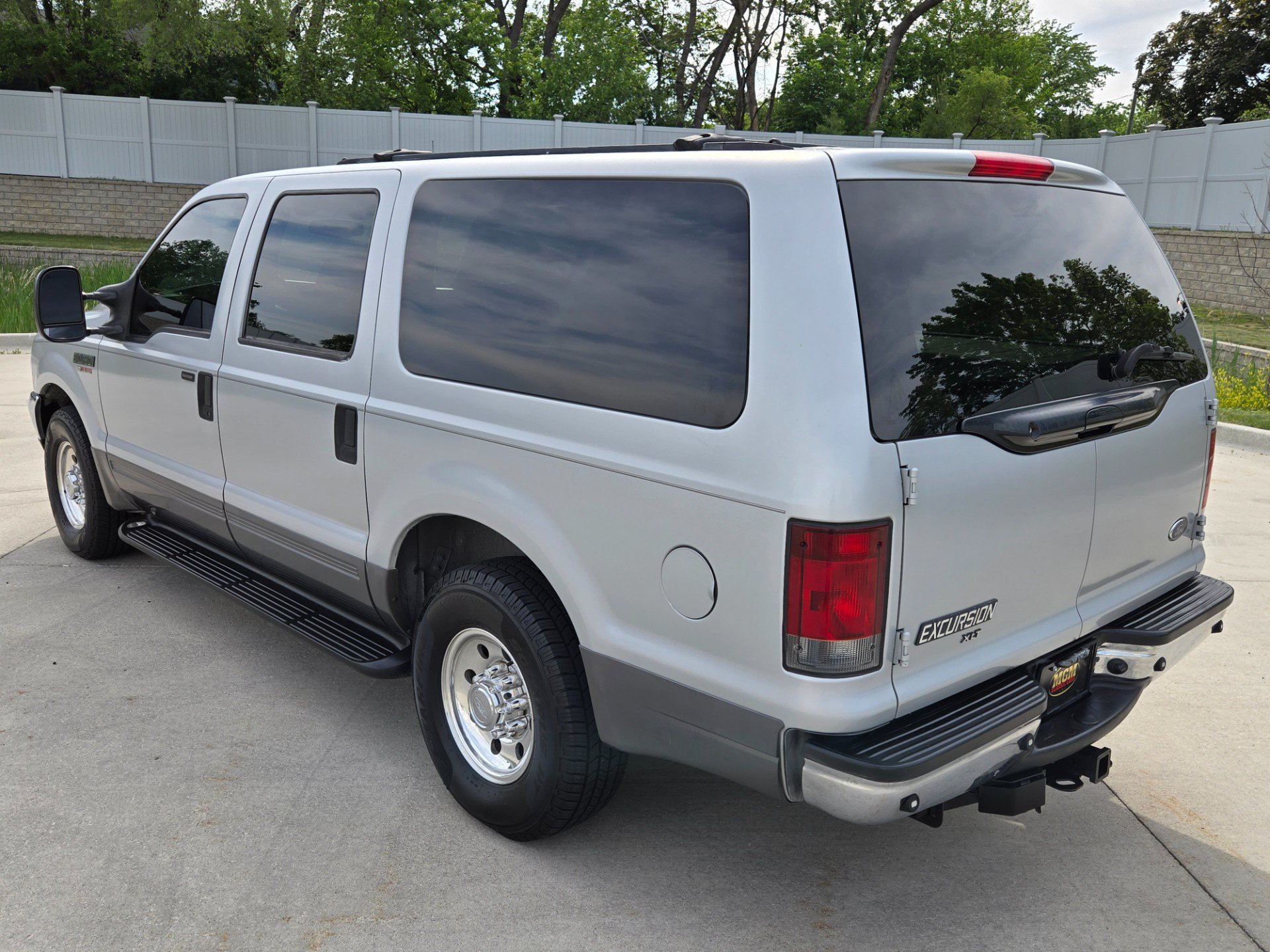 Used 2003 Ford Excursion XLT RWD image 3