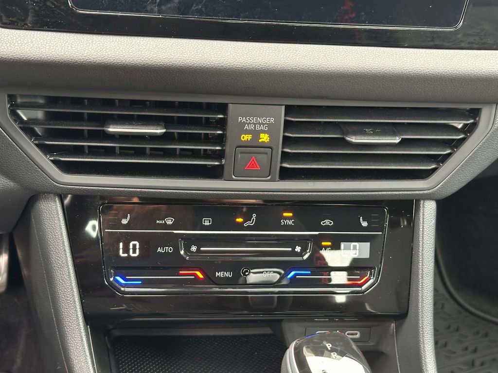 Used 2025 Volkswagen Jetta Sport image 29