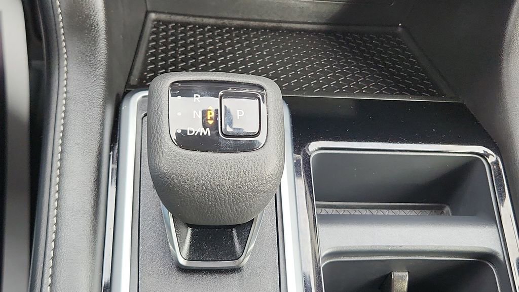 Used 2025 Nissan Pathfinder SV image 23