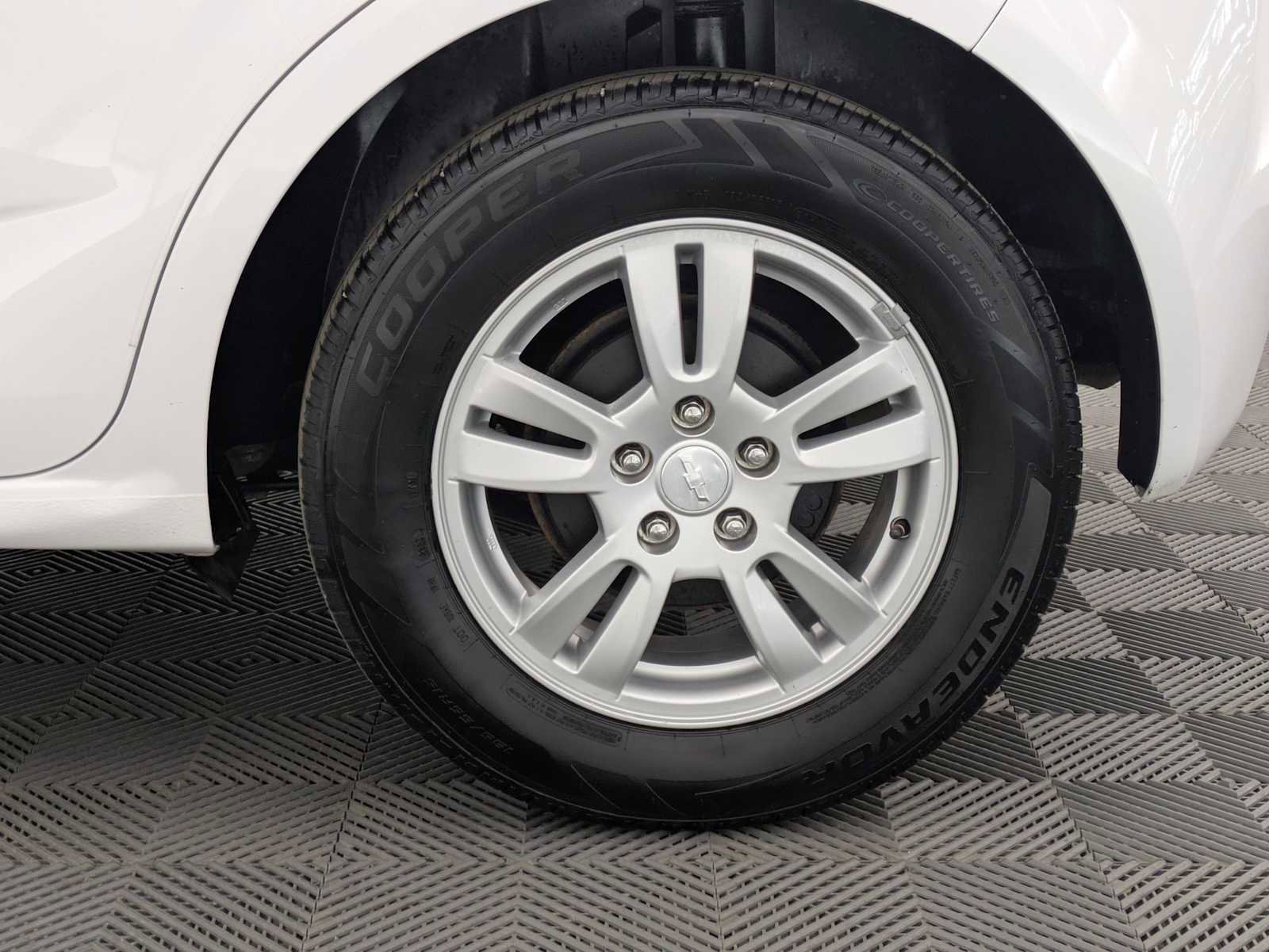 Used 2015 Chevrolet Sonic LT image 13