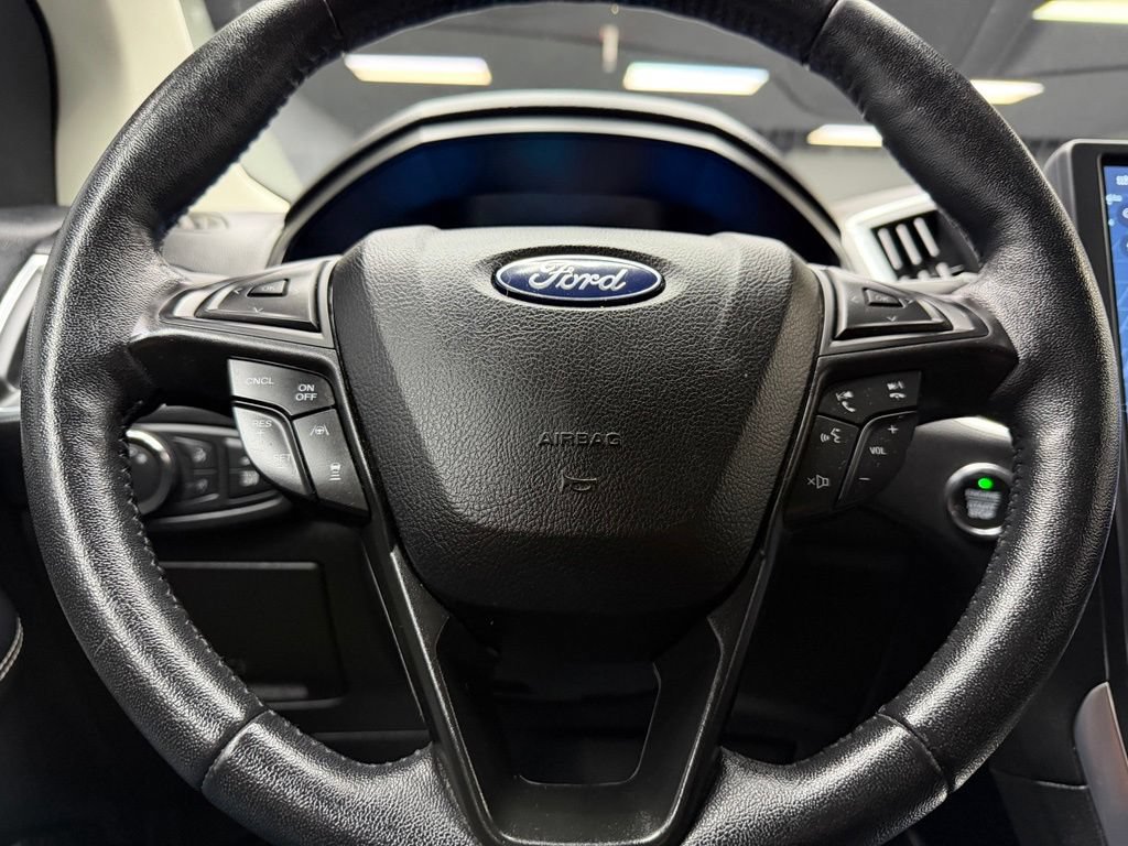 Used 2022 Ford Edge Titanium w/ Equipment Group 301A AWD/4WD image 22