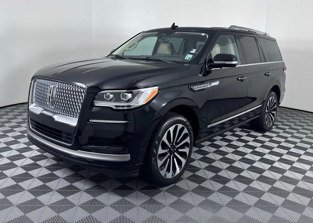Used 2022 Lincoln Navigator Reserve image 4
