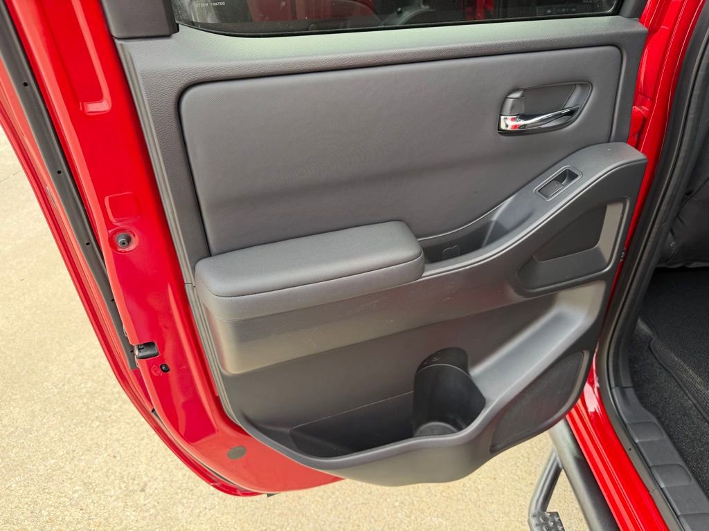 Used 2022 Nissan Frontier SV image 14