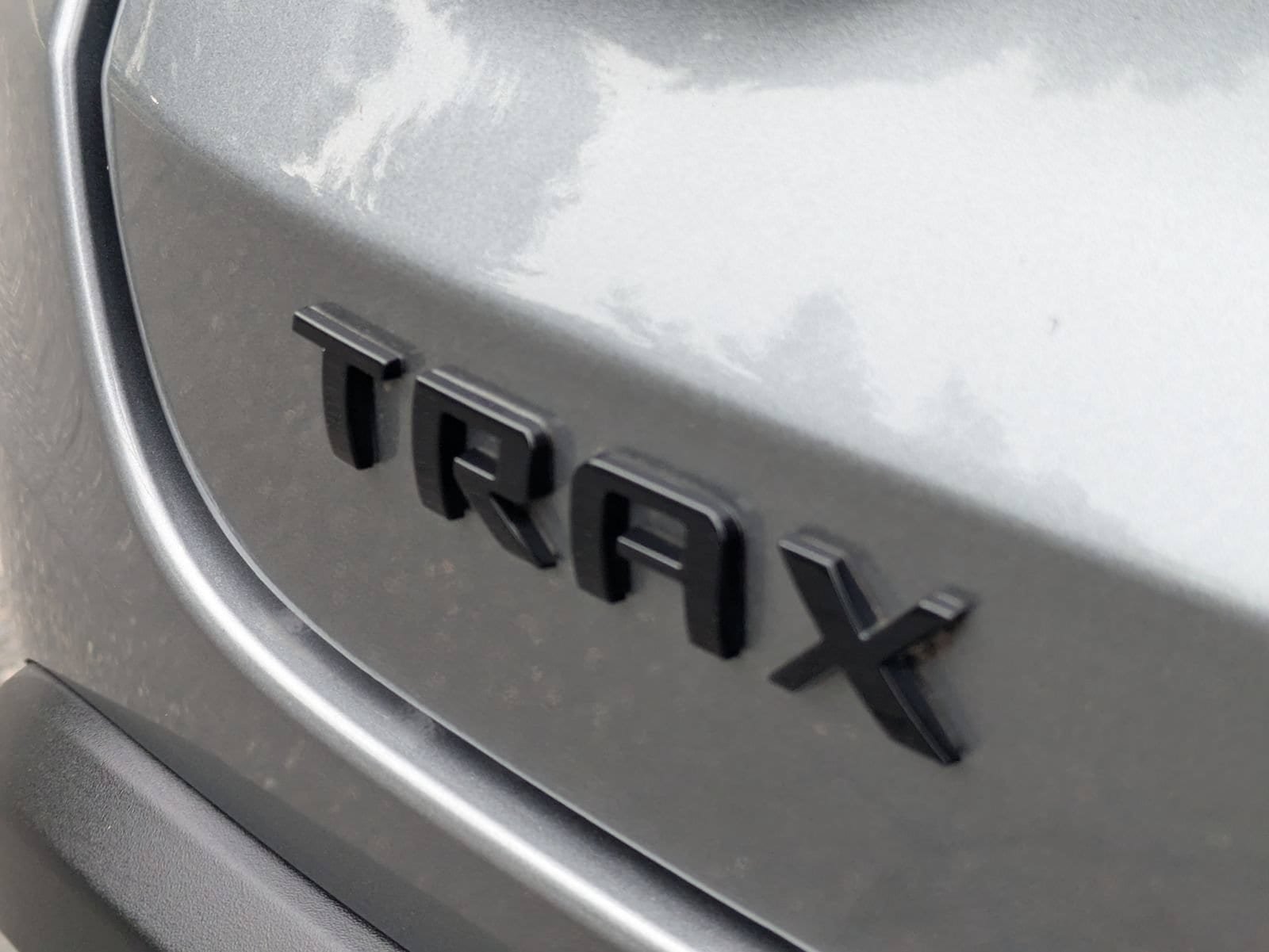 Used 2024 Chevrolet Trax RS w/ Sunroof Package FWD image 32