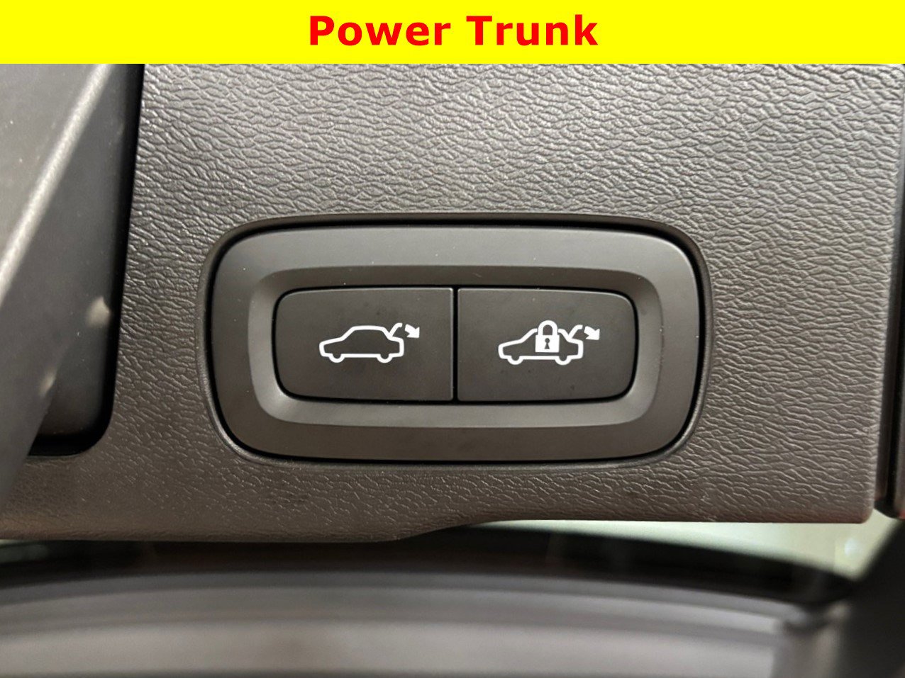 Used 2023 Volvo XC60 B5 Core w/ Climate Package FWD image 32