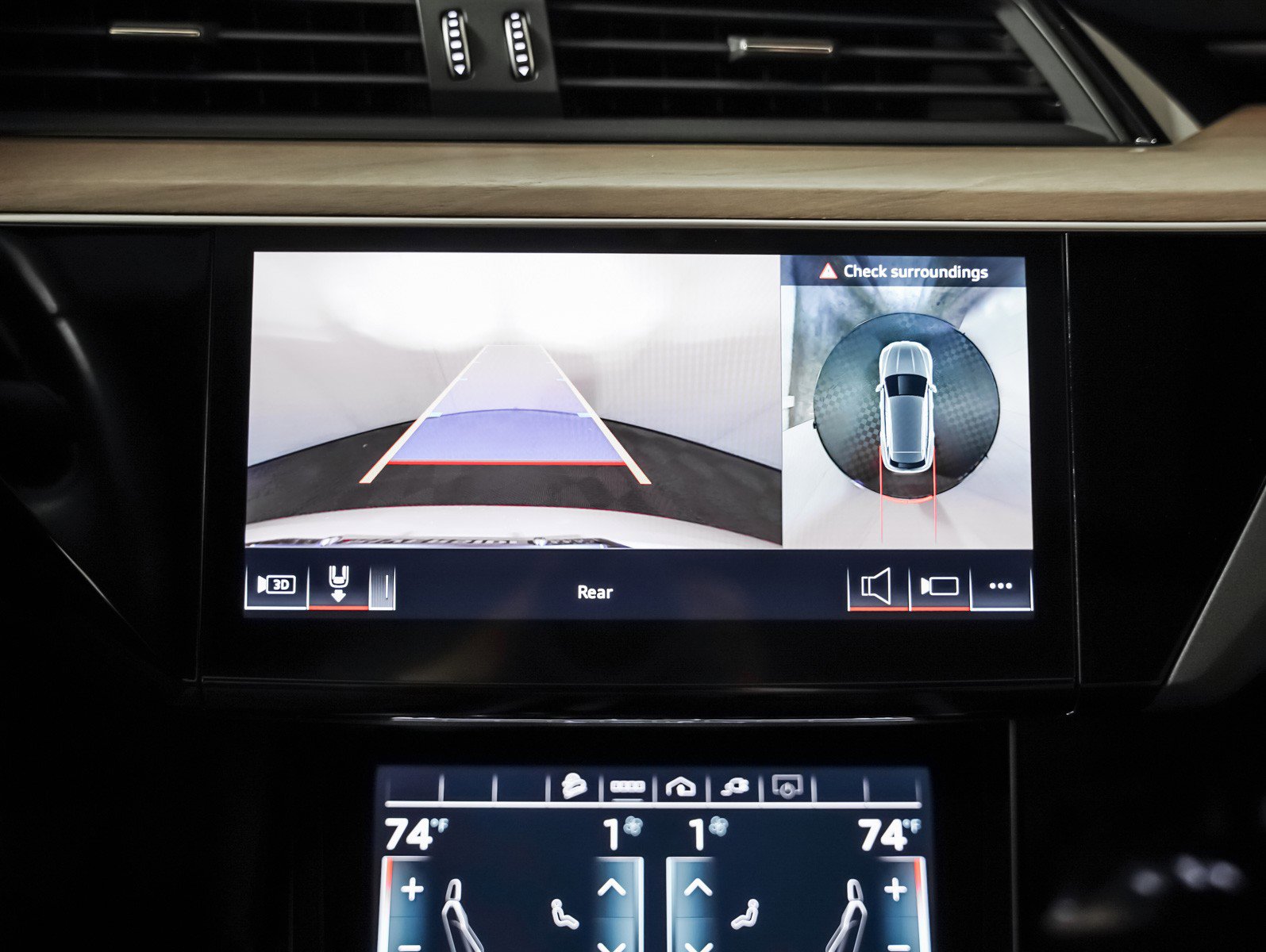 Used 2024 Audi Q8 e-tron Premium Plus image 22