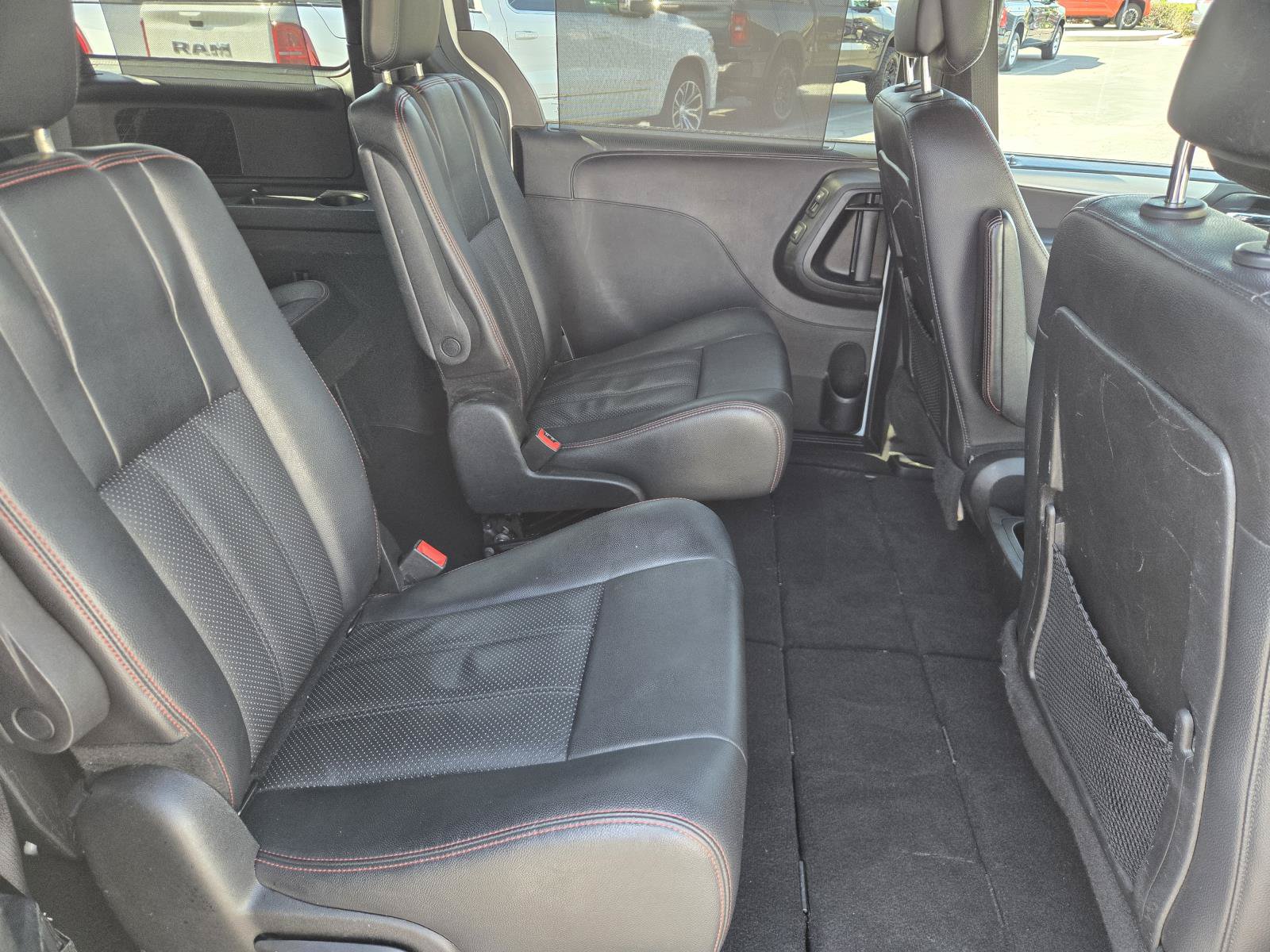 Used 2014 Dodge Grand Caravan R/T w/ Driver Convenience Group FWD image 24