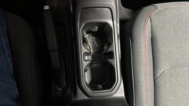 Used 2025 Jeep Wrangler Unlimited Rubicon AWD/4WD image 18