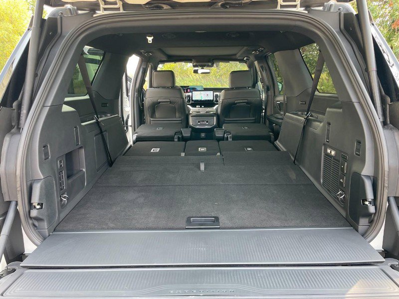 New 2025 Ford Expedition Max Platinum image 18