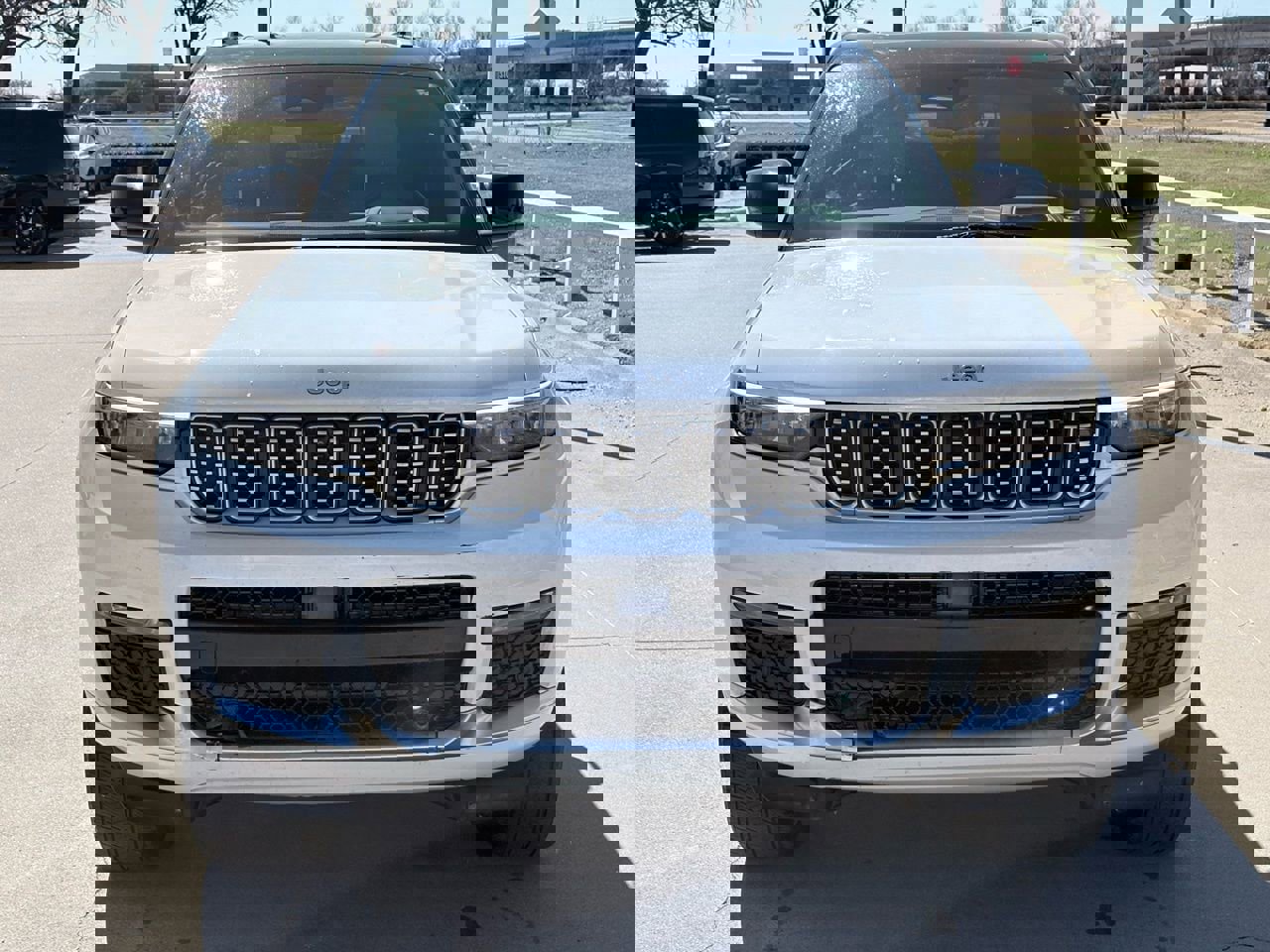 Used 2023 Jeep Grand Cherokee L Summit image 3