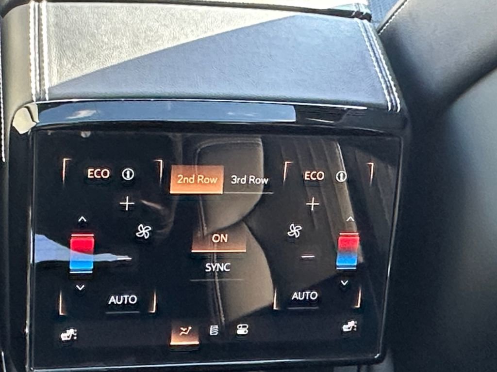 Used 2026 Cadillac Vistiq Sport w/ LPO, Floor Liner Package image 31