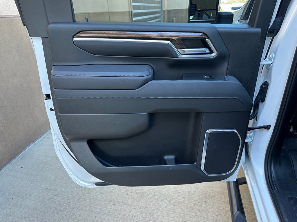 Used 2025 Chevrolet Silverado 2500 LT w/ Convenience Package image 24