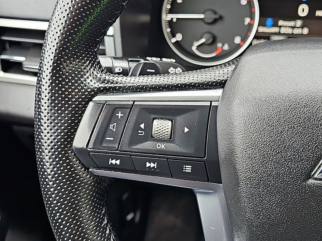 Used 2024 Mitsubishi Outlander SE image 23