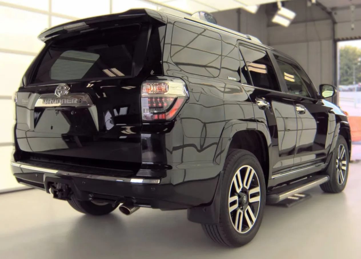 Used 2017 Toyota 4Runner Limited AWD/4WD image 2