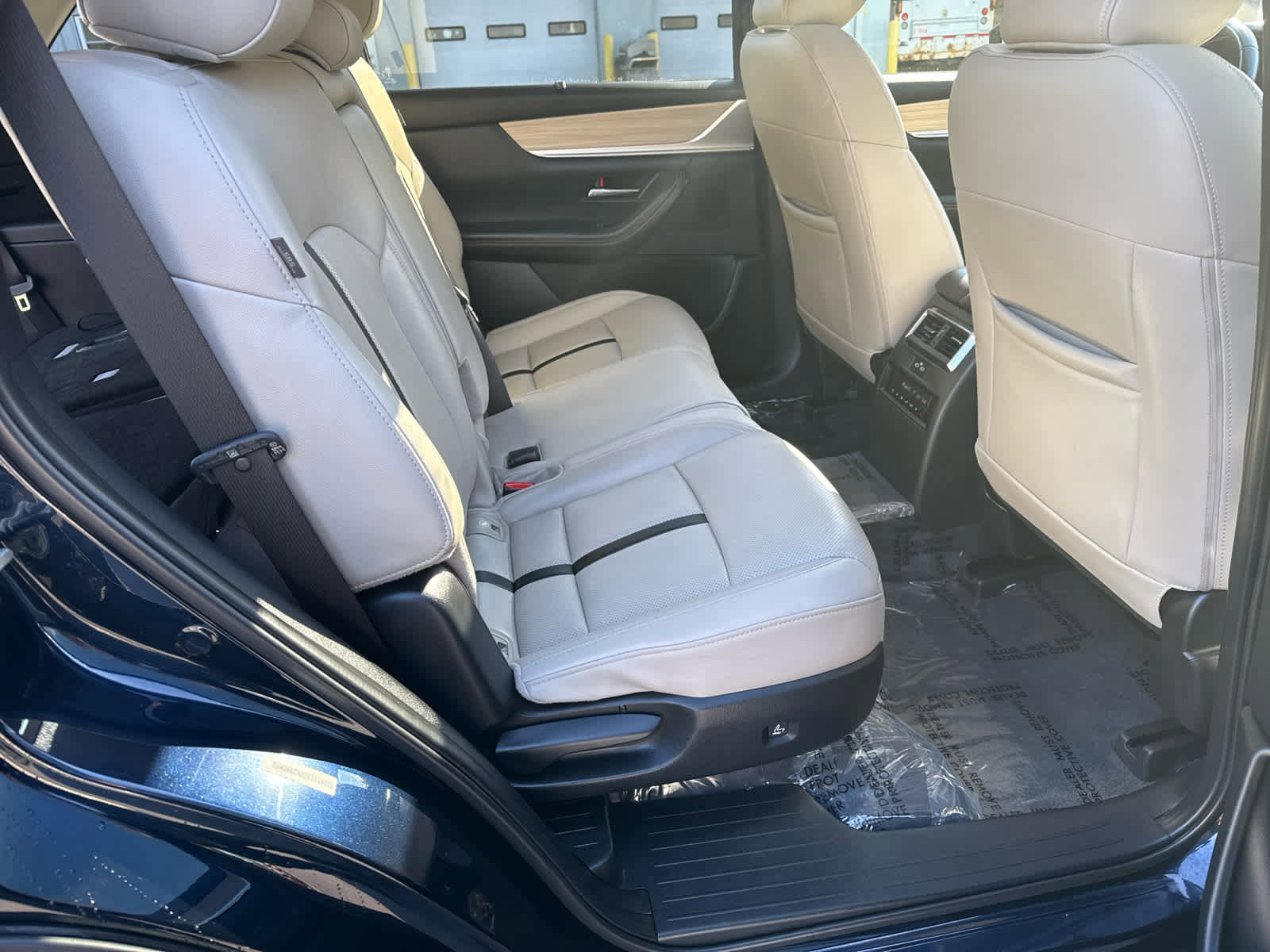 Used 2024 MAZDA CX-90 3.3 Turbo w/ Preferred Plus image 14