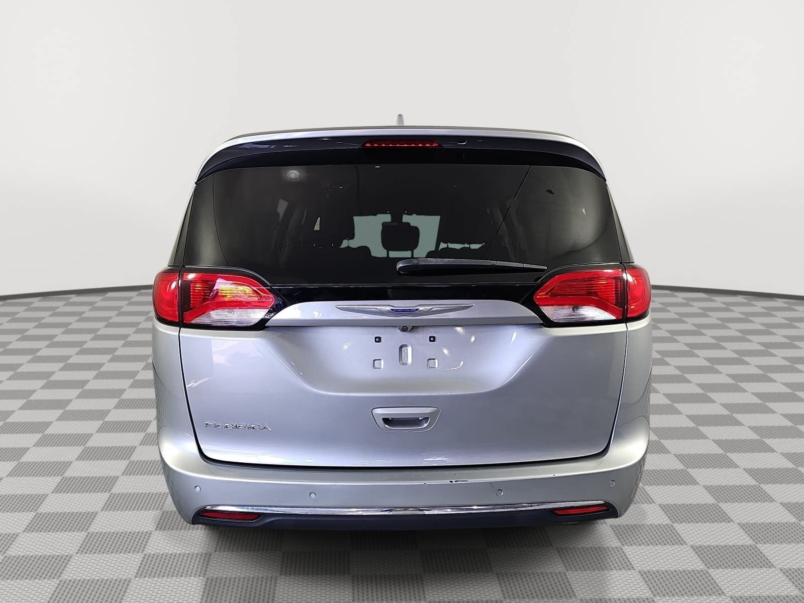 Used 2019 Chrysler Pacifica Touring-L Plus FWD image 7