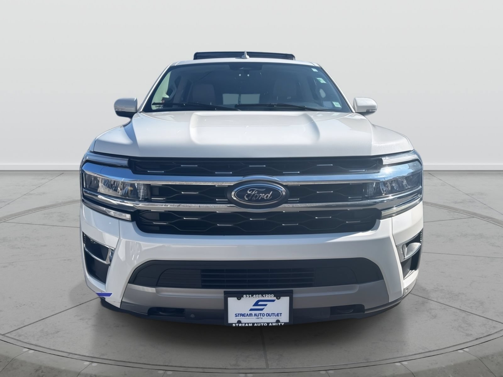 Used 2022 Ford Expedition Max Limited AWD/4WD image 2
