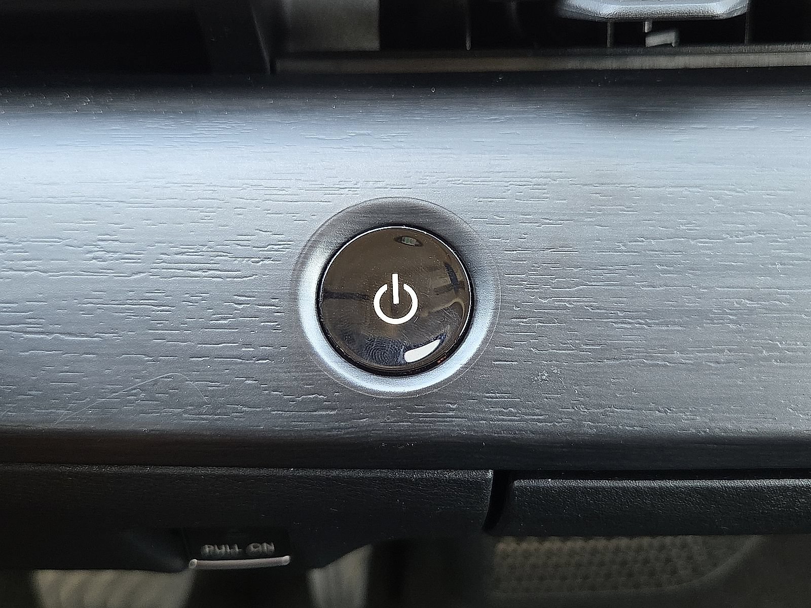 Used 2024 Nissan Ariya AWD image 18