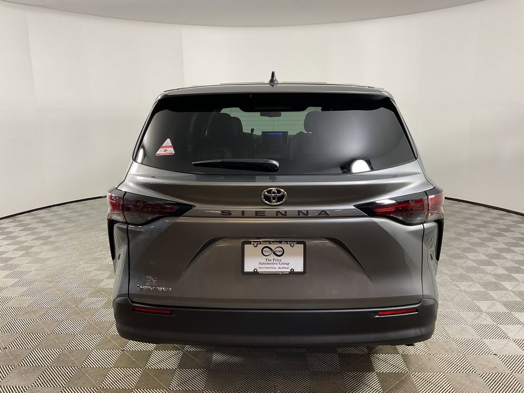 New 2026 Toyota Sienna LE image 7