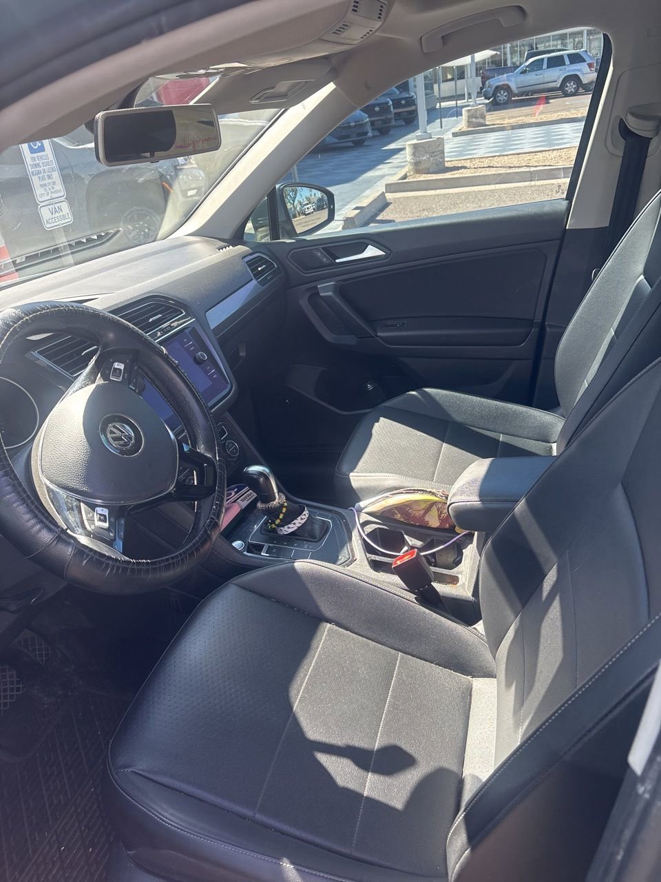 Used 2019 Volkswagen Tiguan SE image 2