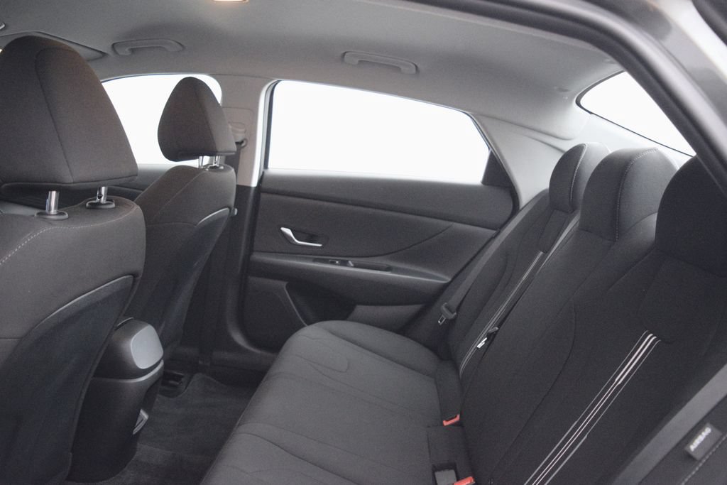 Used 2024 Hyundai Elantra Blue FWD image 12