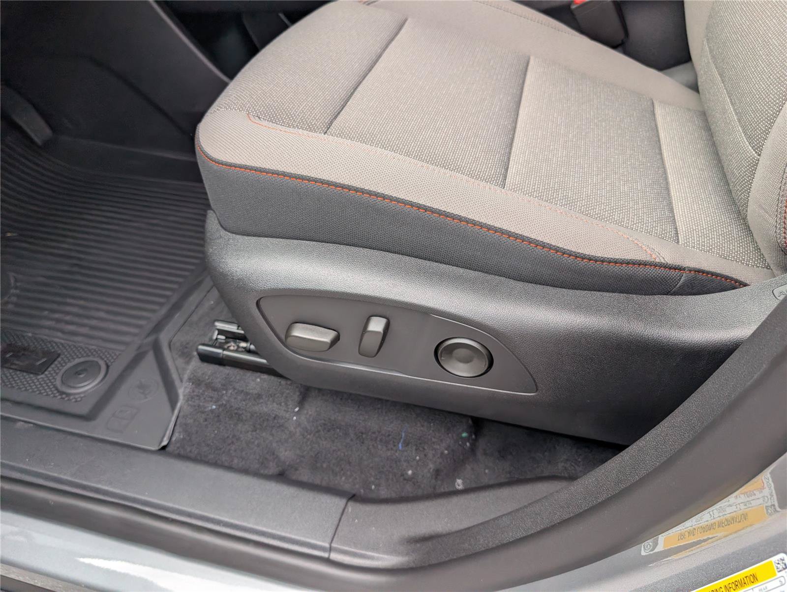 New 2027 Chevrolet Traverse LT w/ Driver Confidence Package AWD/4WD image 18