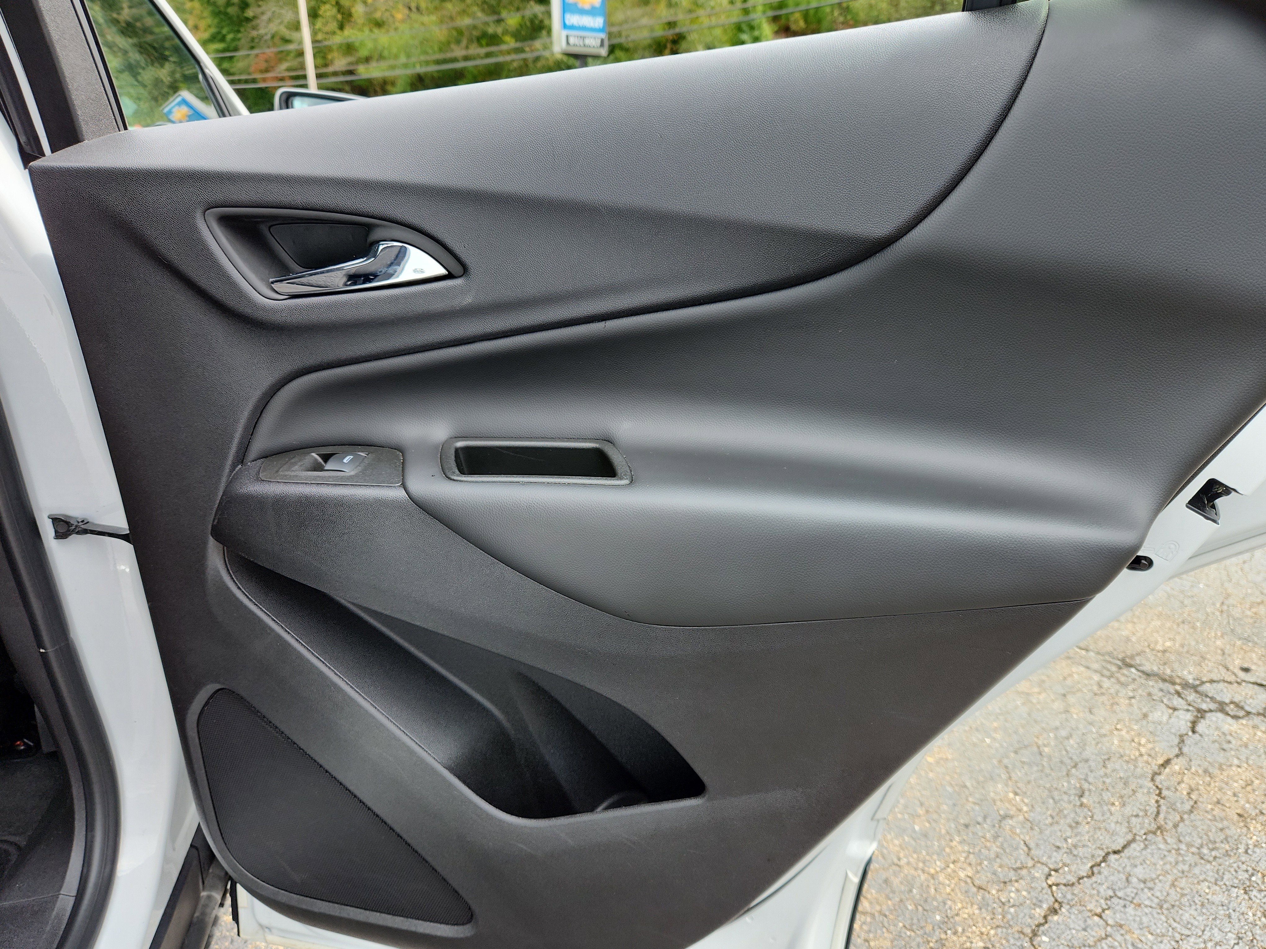 Used 2024 Chevrolet Equinox LT image 43