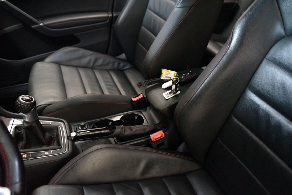 Used 2019 Volkswagen GTI SE FWD image 29