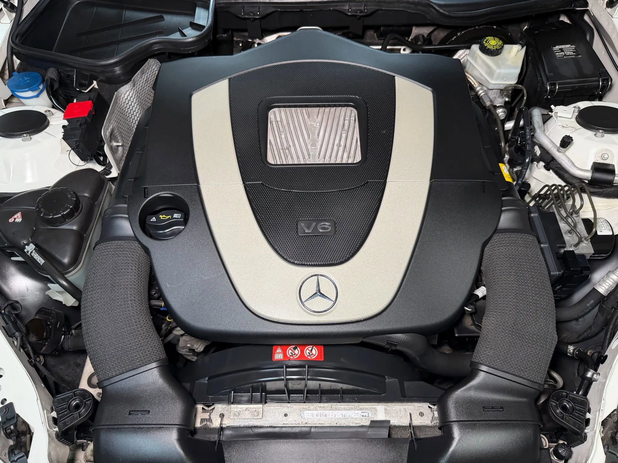 Used 2011 Mercedes-Benz SLK 300 image 40