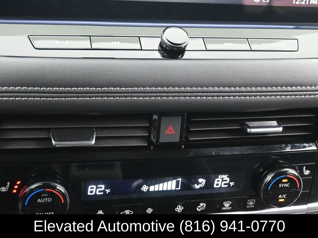 Used 2025 Nissan Rogue SL image 12