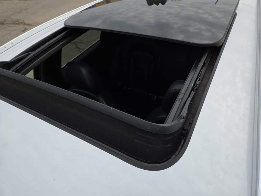 Used 2015 Audi Q3 2.0T Prestige w/ Prestige Package image 3