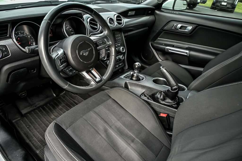 Used 2018 Ford Mustang GT w/ GT Performance Package RWD image 11