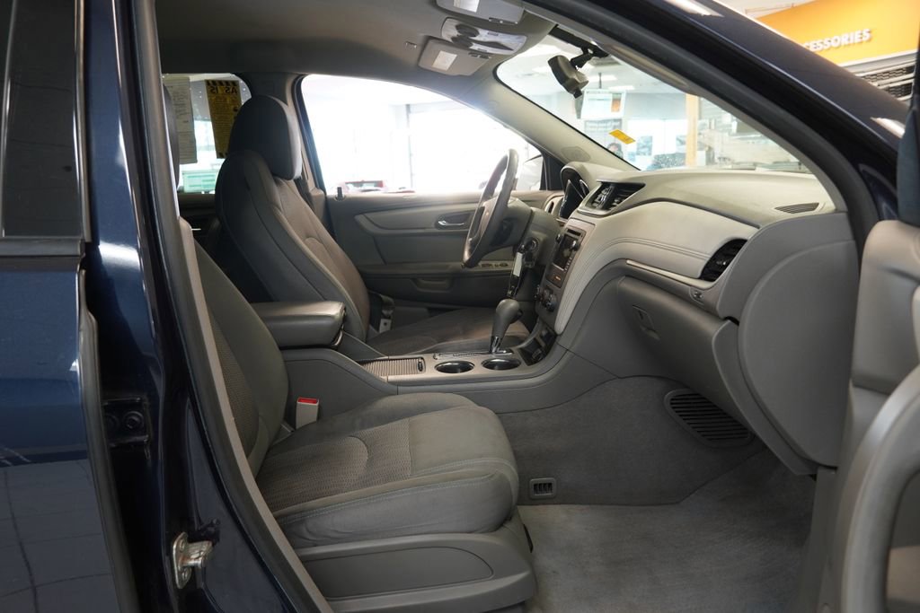 Used 2017 Chevrolet Traverse LS FWD image 27