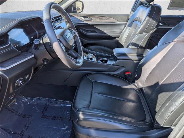 Used 2024 Jeep Grand Cherokee L Limited w/ Luxury Tech Group II image 11