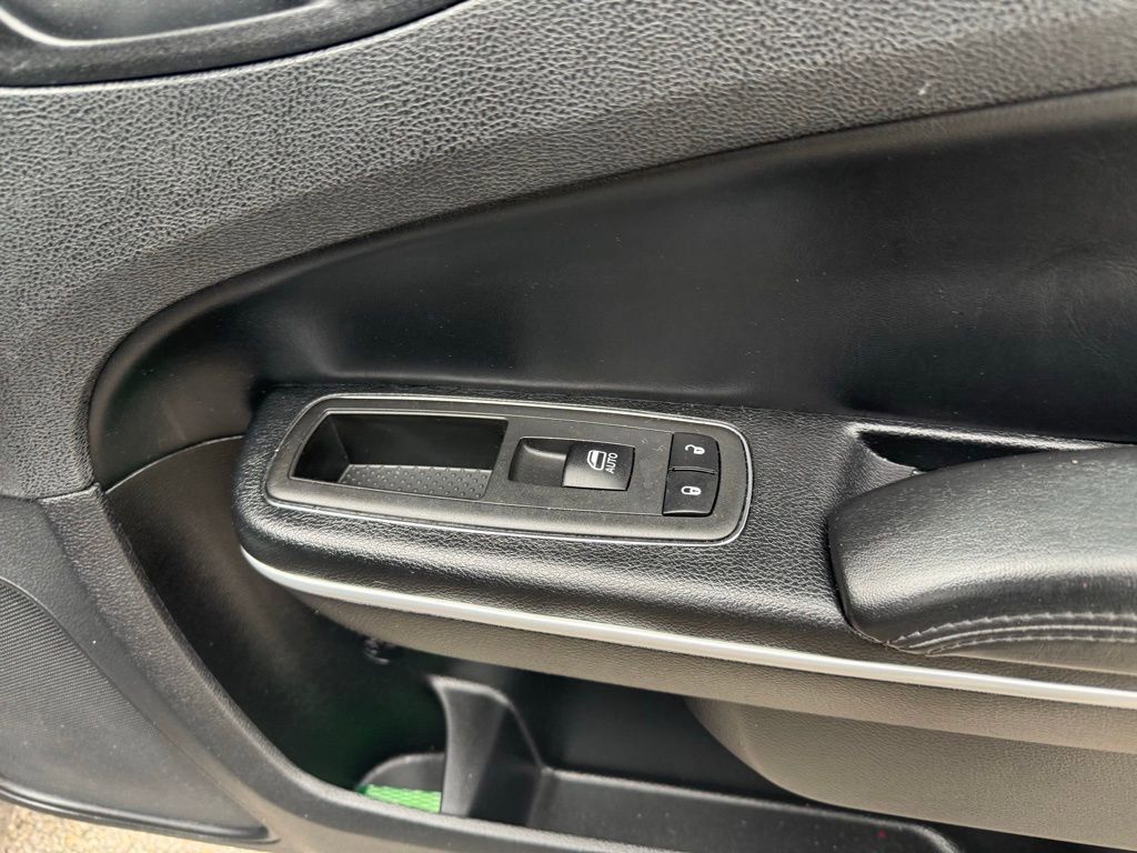 Used 2020 Chrysler 300 Touring w/ Sport Appearance Package image 28