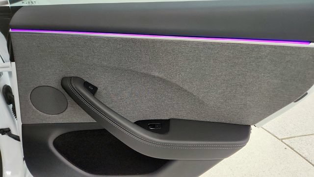 Used 2025 Tesla Model 3 RWD image 39